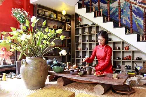 Pha trà và uống trà là nét văn hoa của Việt Nam từ xưa đến nay. Ảnh: Võ Thạnh